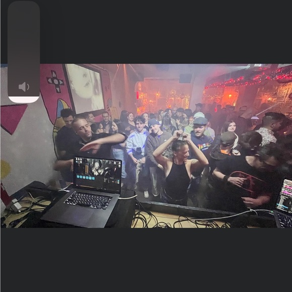 COPY - Meet your Posher, Pascale - Picture 2 of 5